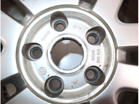 Jante aluminium occasion VOLKSWAGEN GOLF V Phase 1 - 2.0 FSI 150ch