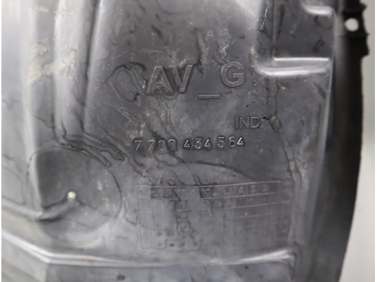 Pare-boue avant droit occasion RENAULT MEGANE I Phase 2 CAB - 1.6 16v 110ch