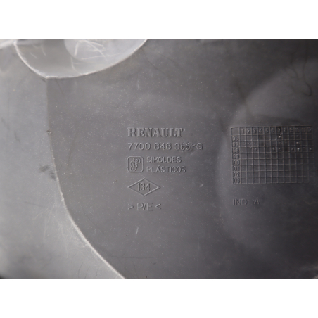Pare-boue avant droit occasion RENAULT MEGANE I Phase 2 CAB - 1.6 16v 110ch