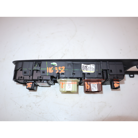 Commande lève-glace porte avant gauche occasion RENAULT CAPTUR Phase 2 - 1.3i 150ch