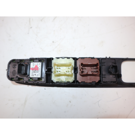 Commande lève-glace porte avant gauche occasion RENAULT CAPTUR Phase 2 - 1.3i 150ch