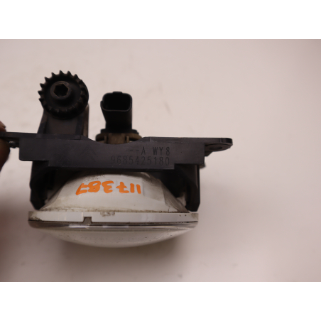 PHARE ANTIBROUILLARD AVD