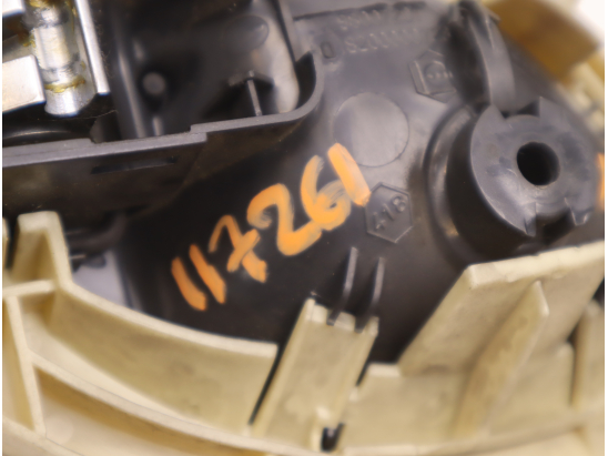 POIGNEE INT PORTE AVG