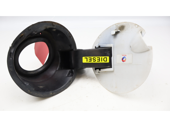 VOLET DE TRAPPE CARBURANT