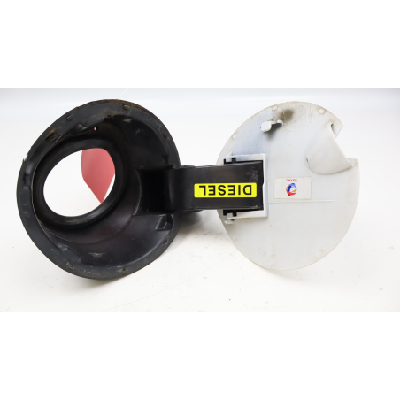 VOLET DE TRAPPE CARBURANT