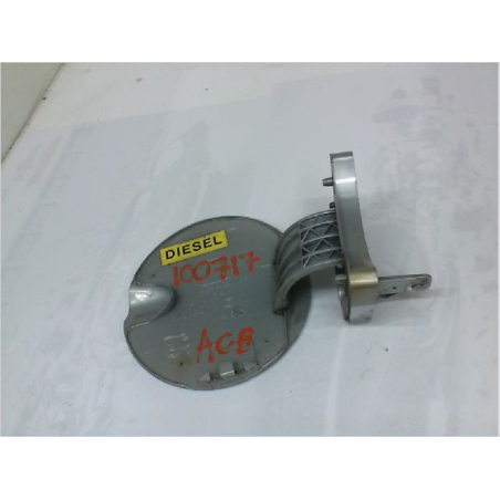 VOLET DE TRAPPE CARBURANT