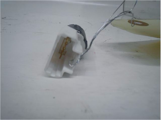 CONTACTEUR DE STOP SUR PEDALE 