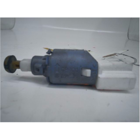 CONTACTEUR DE STOP SUR PEDALE 