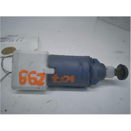 CONTACTEUR DE STOP SUR PEDALE 