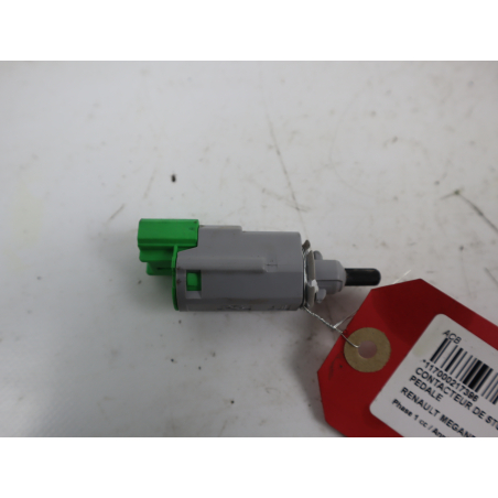 CONTACTEUR DE STOP SUR PEDALE