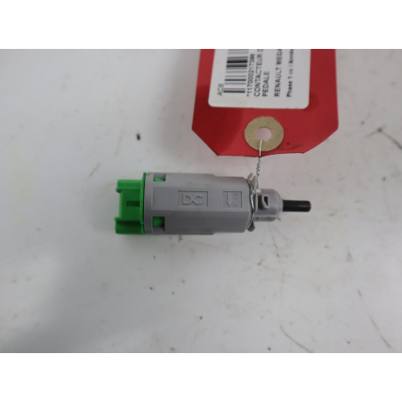 CONTACTEUR DE STOP SUR PEDALE