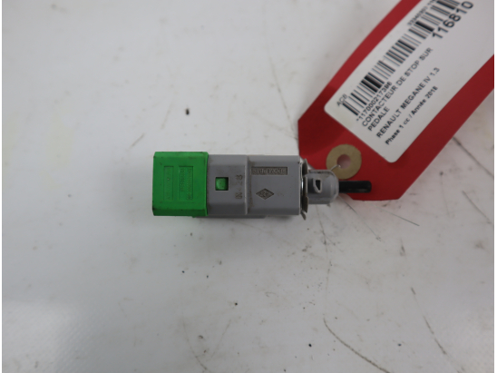 CONTACTEUR DE STOP SUR PEDALE