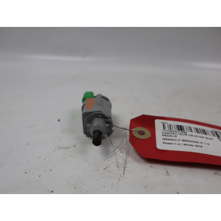 CONTACTEUR DE STOP SUR PEDALE