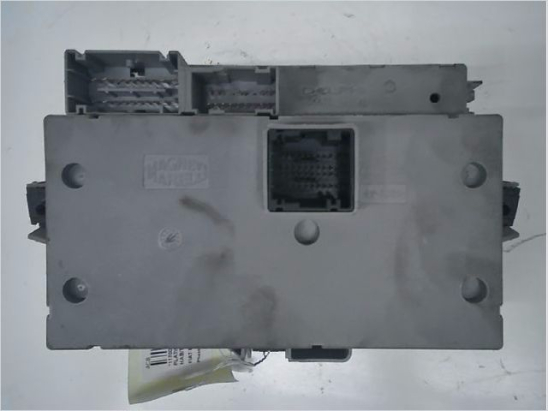 PLATINE FUSIBLE HABITACLE