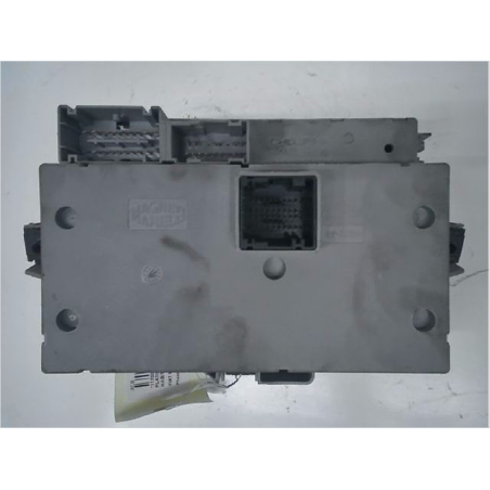 PLATINE FUSIBLE HABITACLE