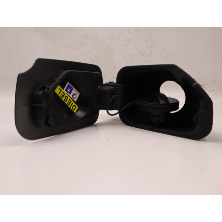 VOLET DE TRAPPE CARBURANT