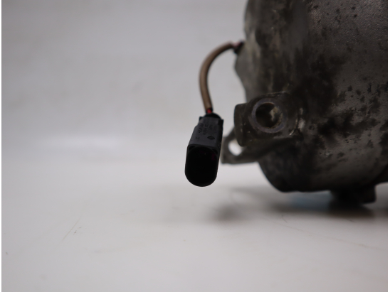 COMPRESSEUR AIR CONDITIONNE