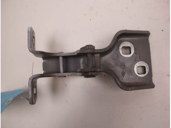 CHARNIERE PORTE AVD INF