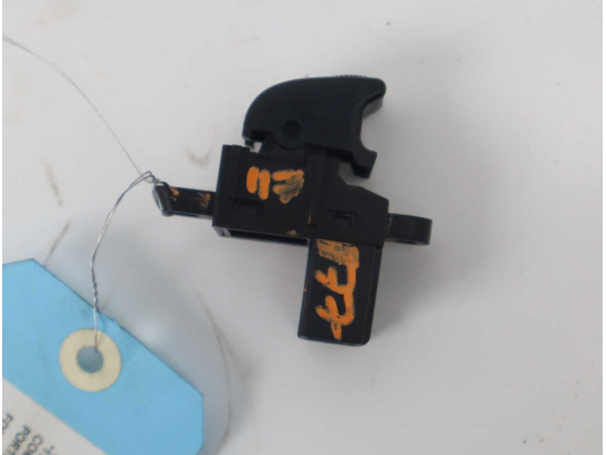 COMMANDE LEVE-GLACE PORTE ARD