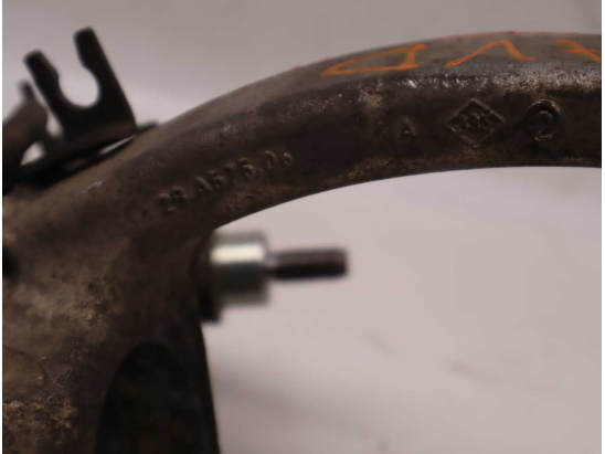 SUPPORT TRIANGLE INFERIEUR AVD