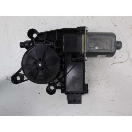 MOTEUR LEVE-VITRE AVD