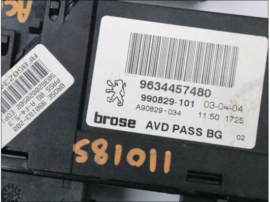 MOTEUR LEVE-VITRE AVD