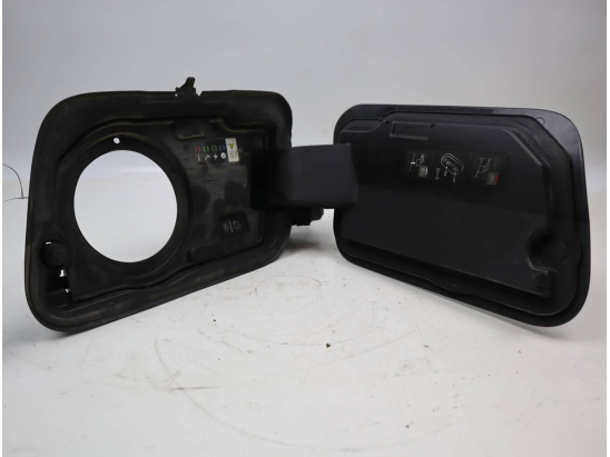 VOLET DE TRAPPE CARBURANT