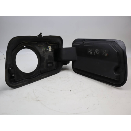 VOLET DE TRAPPE CARBURANT