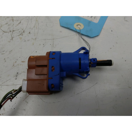 CONTACTEUR DE STOP SUR PEDALE