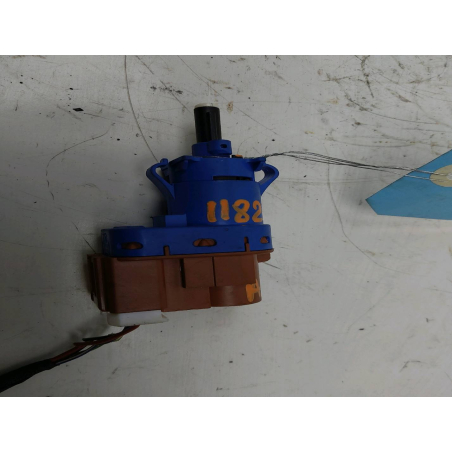 CONTACTEUR DE STOP SUR PEDALE