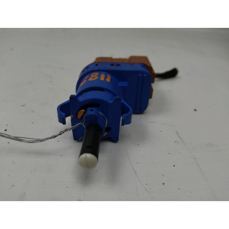 CONTACTEUR DE STOP SUR PEDALE