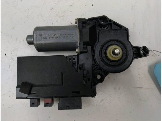 MOTEUR LEVE-VITRE AVD