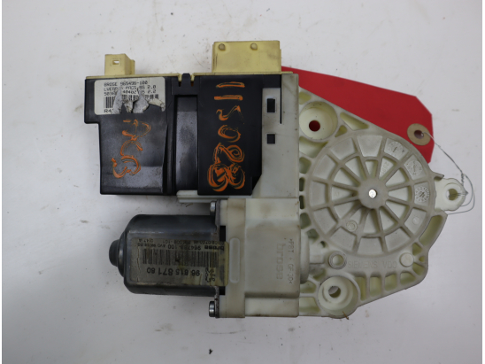 MOTEUR LEVE-VITRE AVD