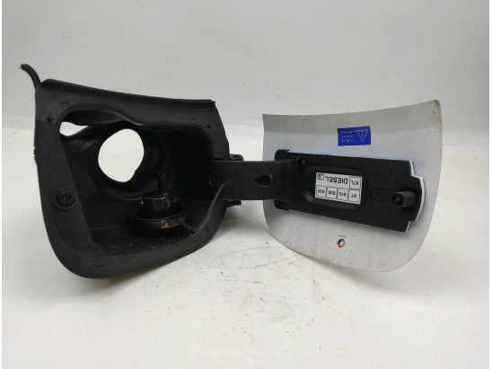 VOLET DE TRAPPE CARBURANT