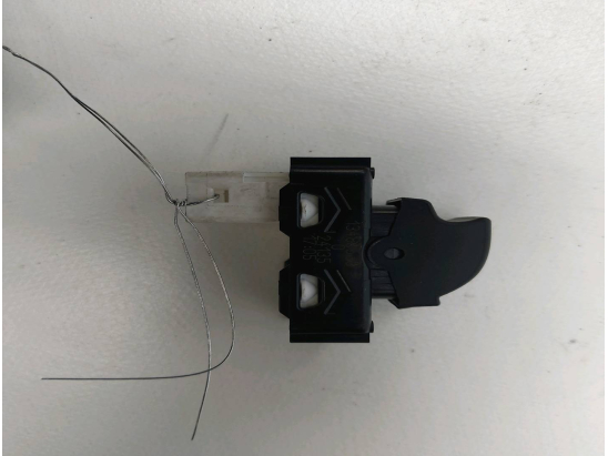 COMMANDE LEVE-GLACE PORTE ARD