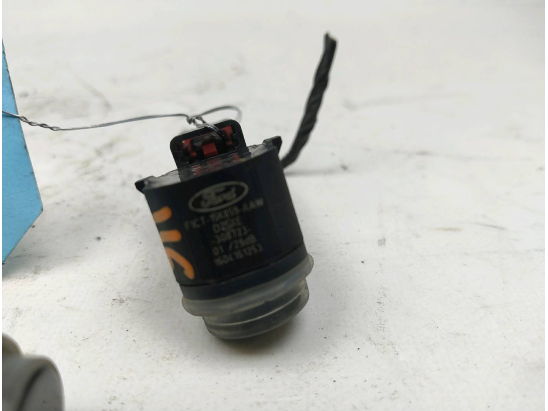 CAPTEUR AIDE STATIONNEMENT AV