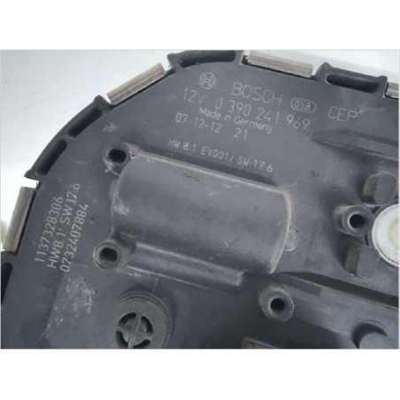 MOTEUR ESSUIE-GLACE AV DROIT