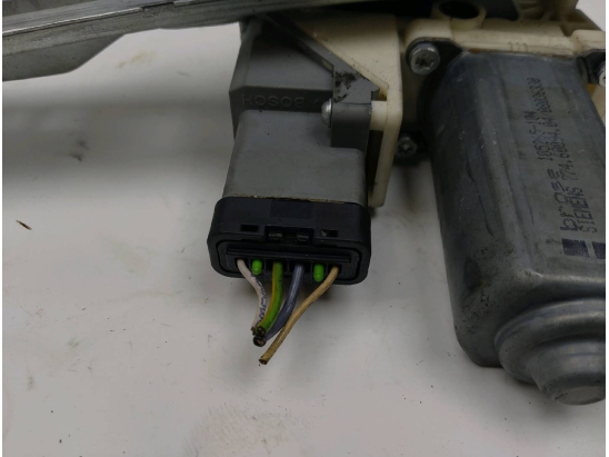 MECANISME+MOTEUR LEVE-GLACE ARG