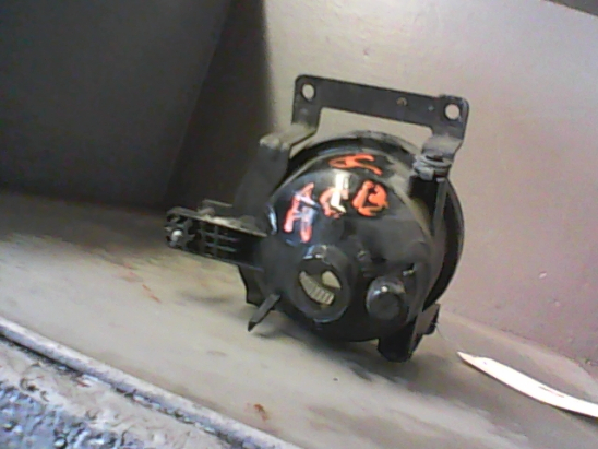 PHARE ANTIBROUILLARD AVG