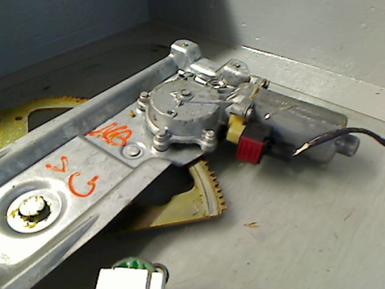 MECANISME+MOTEUR LEVE-GLACE AVG