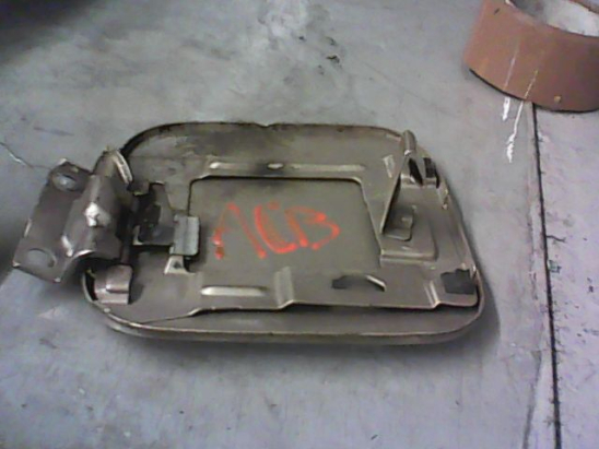 VOLET DE TRAPPE CARBURANT