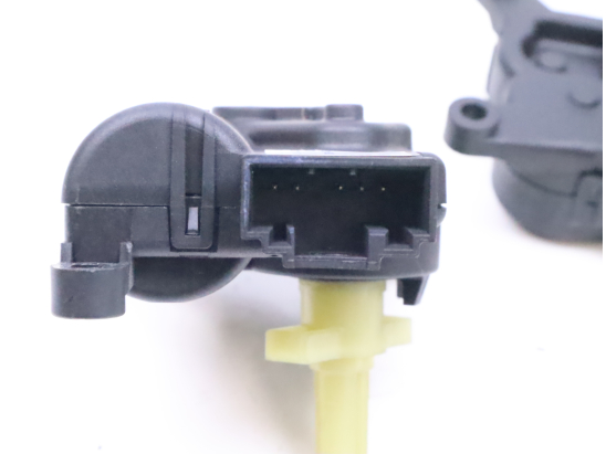 MOTEUR VOLET DE CHAUFFAGE