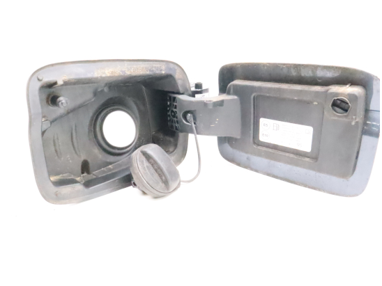 VOLET DE TRAPPE CARBURANT