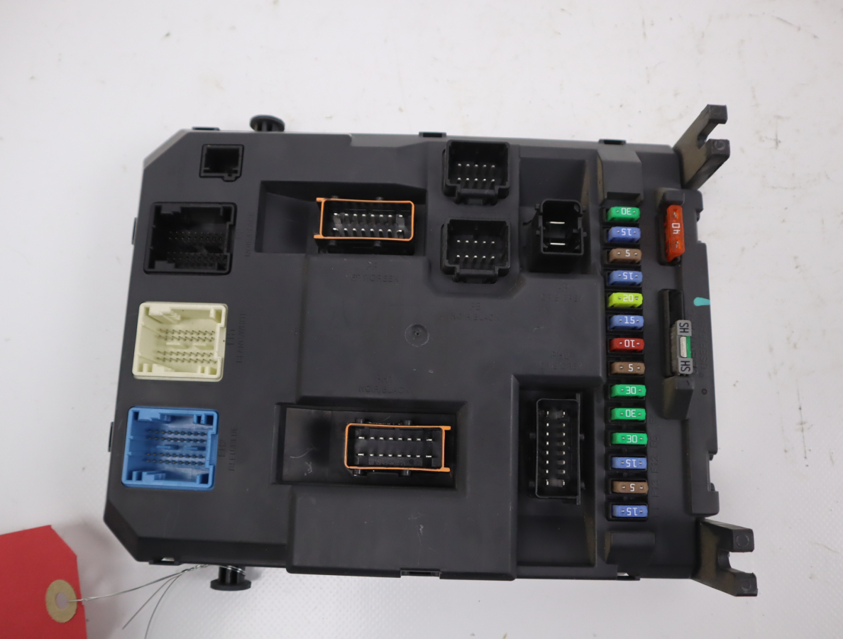 BSI (PLATINE FUSIBLE HABITACLE)