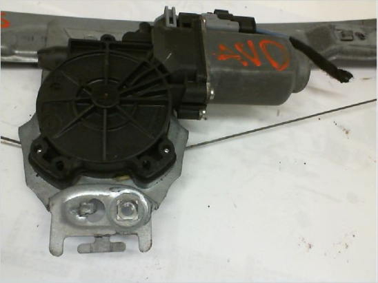 MECANISME+MOTEUR LEVE-GLACE AVD