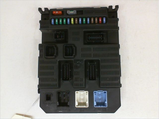 PLATINE FUSIBLE HABITACLE