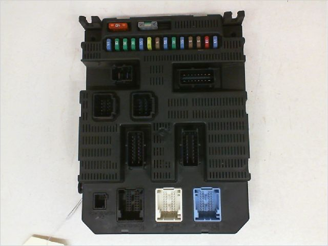 PLATINE FUSIBLE HABITACLE