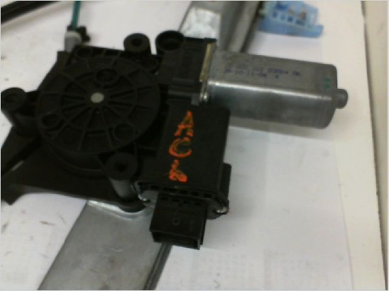 MECANISME+MOTEUR LEVE-GLACE AVG