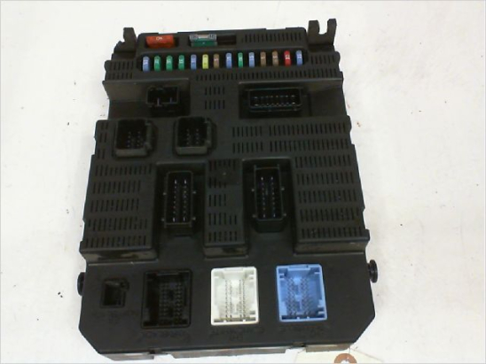 PLATINE FUSIBLE HABITACLE