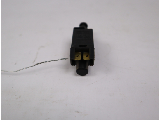 CONTACTEUR DE STOP SUR PEDALE